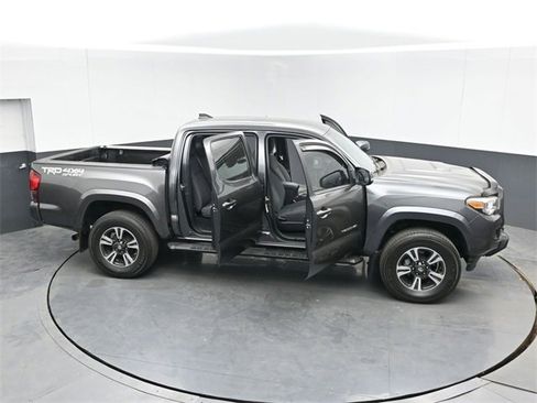 Used 2019 Toyota Tacoma TRD Sport image 48