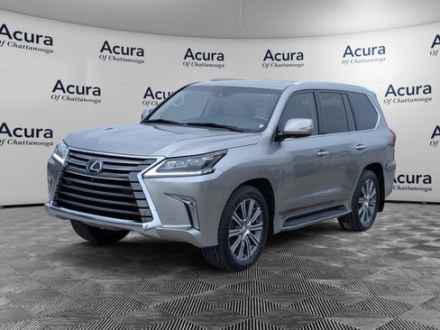 Used 2017 Lexus LX 570 4WD image 4