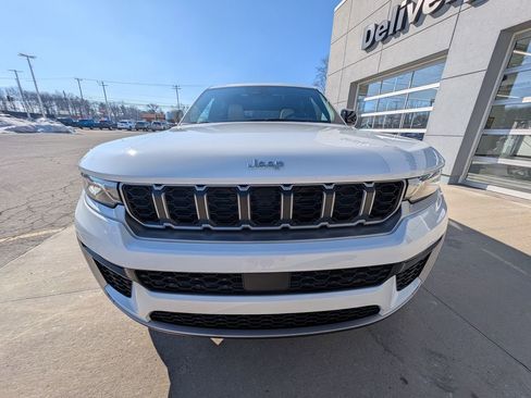 New 2026 Jeep Grand Cherokee Limited AWD/4WD image 10