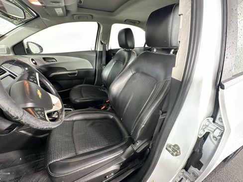 Used 2020 Chevrolet Sonic Premier image 15