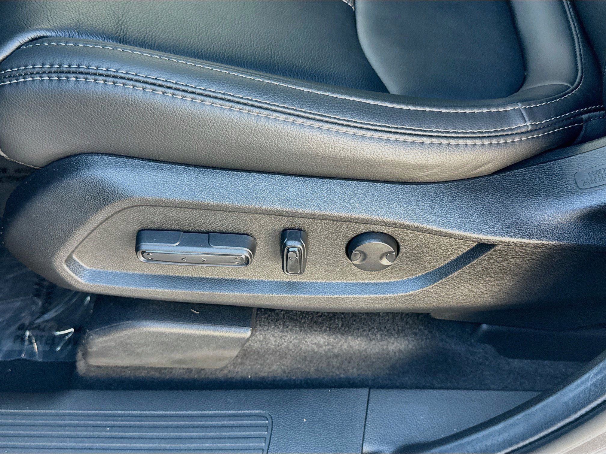 Used 2025 Honda Pilot EX-L image 17