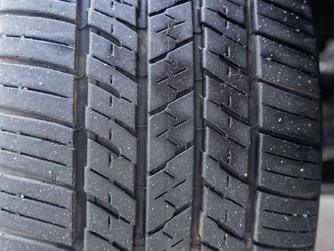 Used 2024 Toyota Venza XLE image 29