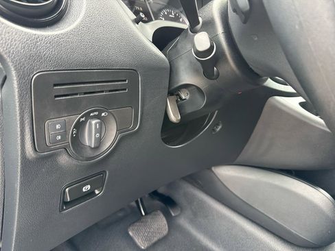 Used 2023 Mercedes-Benz Metris image 19