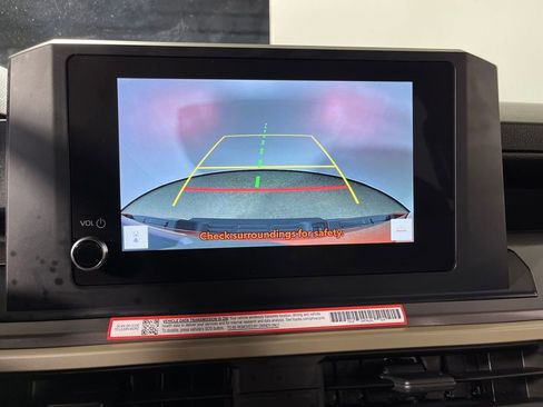 Certified 2025 Toyota Tacoma TRD Off-Road image 21