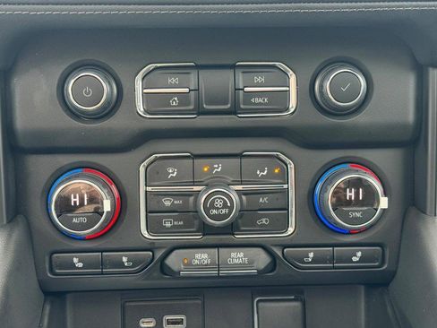 Used 2022 Chevrolet Tahoe Z71 w/ Z71 Off-Road Package image 24