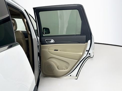 Used 2022 Jeep Grand Cherokee Laredo E RWD image 29