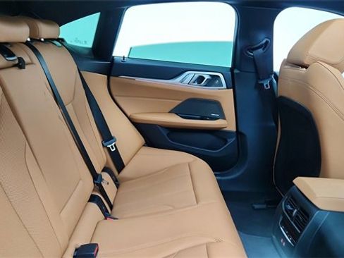 Used 2025 BMW i4 eDrive40 image 25