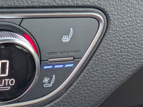 Used 2023 Audi Q5 e Premium Plus w/ Premium Plus Package image 24