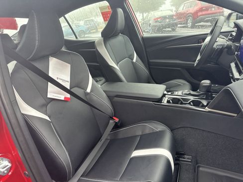 New 2025 Toyota Camry SE w/ Convenience Package FWD image 32