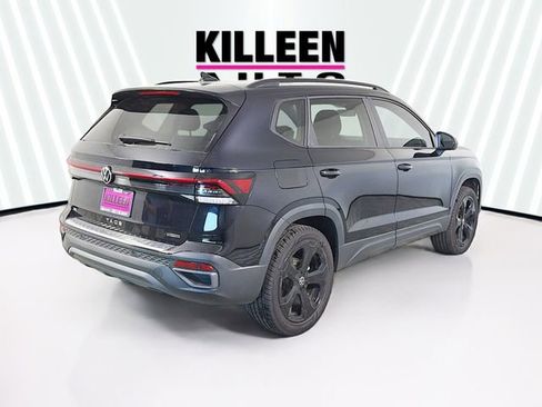 New 2025 Volkswagen Taos SE image 7