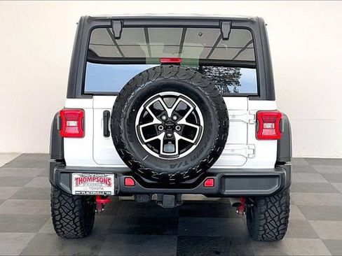 Used 2024 Jeep Wrangler Unlimited Rubicon AWD/4WD image 3
