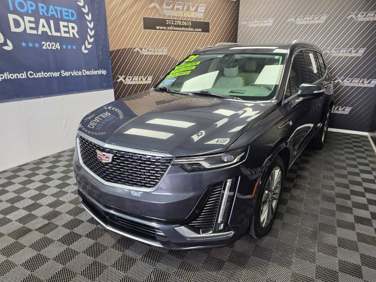 Used 2021 Cadillac XT6 Premium Luxury FWD image 2