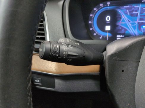 Used 2024 Volvo XC90 B5 Plus image 29