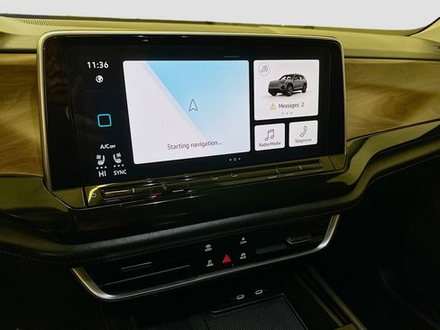 Used 2025 Volkswagen Atlas SE image 26