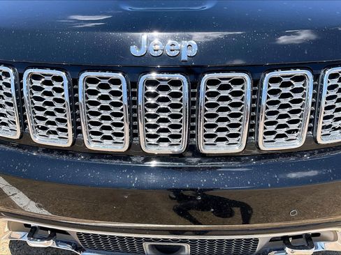 Used 2018 Jeep Grand Cherokee Overland RWD image 31