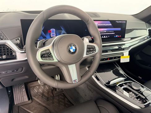 New 2026 BMW X5 xDrive40i w/ M Sport Package AWD/4WD image 4