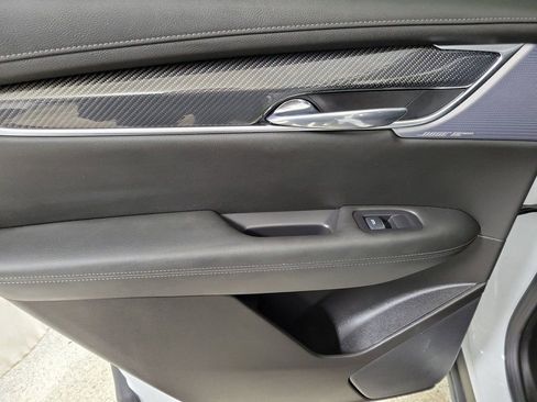 Certified 2024 Cadillac XT6 Sport w/ LPO, Onyx Lite Package image 20