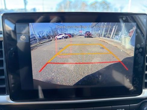 Certified 2025 Hyundai Venue SE image 23