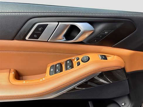 Used 2022 BMW X5 xDrive45e w/ Parking Assistance Package image 18