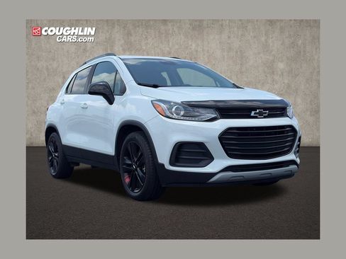 Used 2021 Chevrolet Trax LT w/ Redline Edition FWD image 1