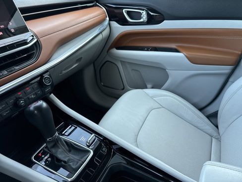 Used 2022 Jeep Compass Limited image 20