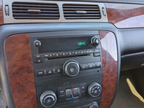 Used 2013 Chevrolet Tahoe LS image 23