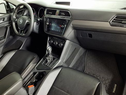 Used 2021 Volkswagen Tiguan SEL FWD image 13