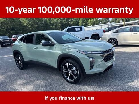 Used 2024 Chevrolet Trax RS w/ Sunroof Package FWD image 14