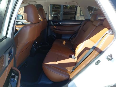 Used 2019 Subaru Outback 3.6R Touring image 9