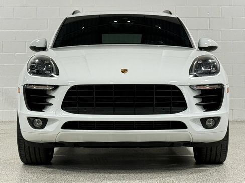 Used 2018 Porsche Macan AWD/4WD image 3