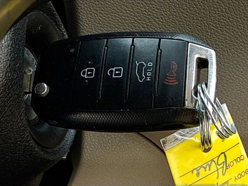 Used 2017 Kia Sorento AWD image 9