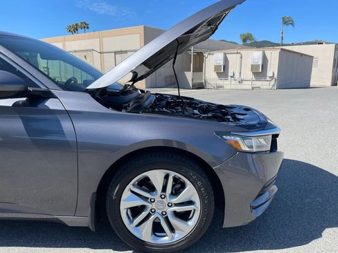 Used 2018 Honda Accord LX image 29