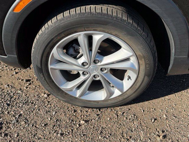 Used 2022 Buick Encore GX Preferred w/ Cold Weather Comfort Package AWD/4WD image 11