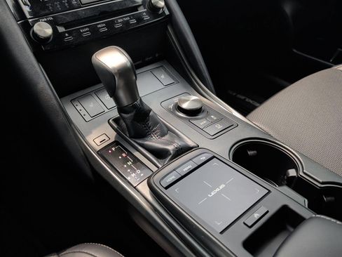 Certified 2025 Lexus IS 350 F Sport RWD image 21