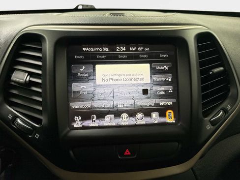 Used 2015 Jeep Cherokee Latitude w/ Cold Weather Group image 13