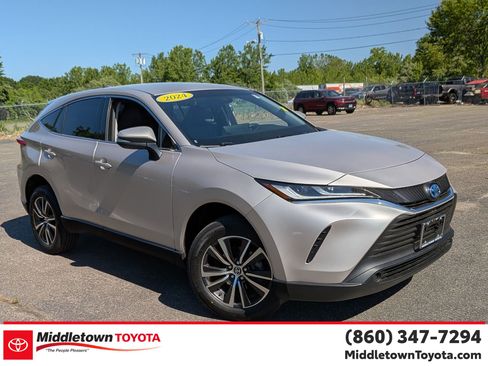 Used 2024 Toyota Venza LE AWD/4WD image 1