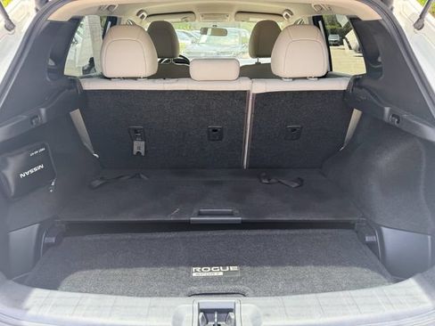 Used 2018 Nissan Rogue Sport SL FWD image 16