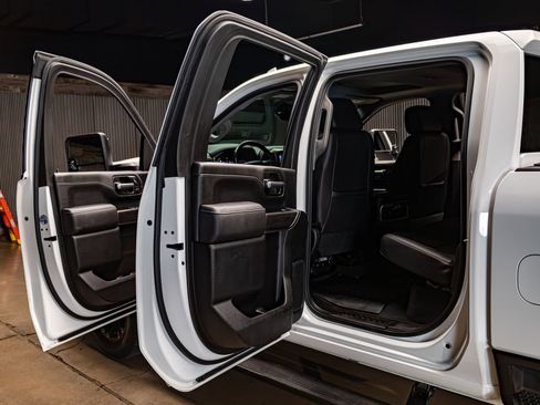 Used 2020 Chevrolet Silverado 2500 LTZ w/ LTZ Premium Package image 27