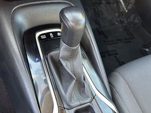 Used 2022 Toyota Corolla LE image 17