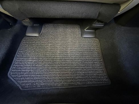 Used 2015 Subaru Forester 2.5i Premium w/ All-Weather Package AWD/4WD image 23