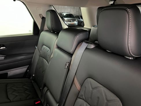 New 2026 Nissan Pathfinder Platinum AWD/4WD image 20