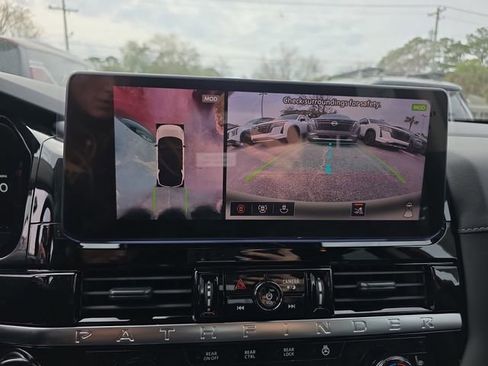 New 2026 Nissan Pathfinder SL image 19