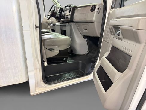 Used 2017 Ford E-350 and Econoline 350 Super Duty w/ Power Windows & Locks Group RWD image 37
