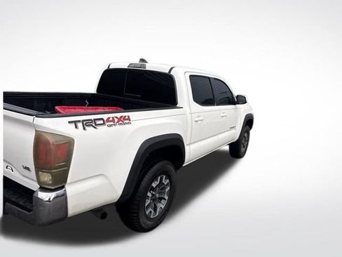 Used 2021 Toyota Tacoma TRD Off-Road AWD/4WD image 2
