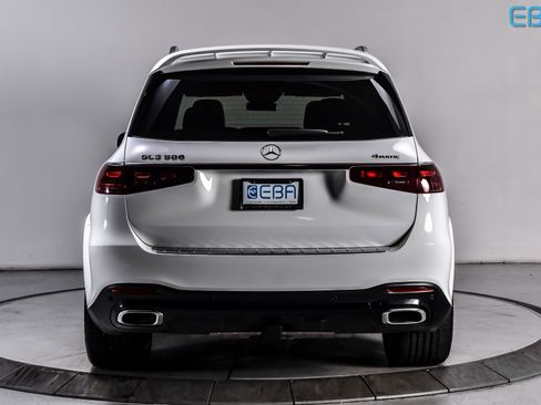 Used 2024 Mercedes-Benz GLS 580 4MATIC image 5