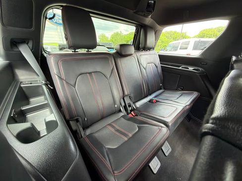 Used 2024 Ford Expedition Limited AWD/4WD image 11