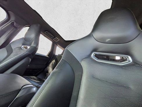 Used 2020 Land Rover Range Rover Sport SVR image 15