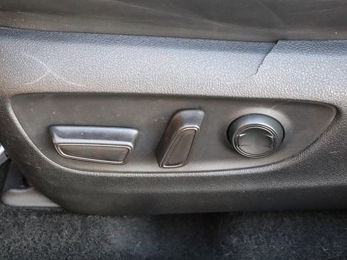 Used 2021 Toyota RAV4 XLE Premium image 24