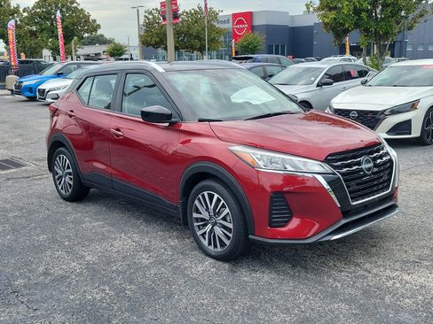 Certified 2023 Nissan Kicks SV FWD image 3