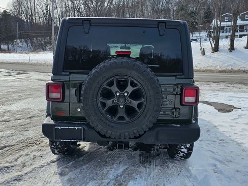 Used 2021 Jeep Wrangler Unlimited Sport image 11